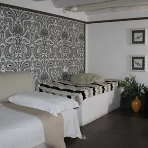 https://locanda-degli-antiquari.it-romehotels.com